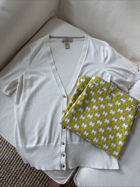 Banana Republic Bundle White Short-Sleeve V-Neck Cardigan with Skirt